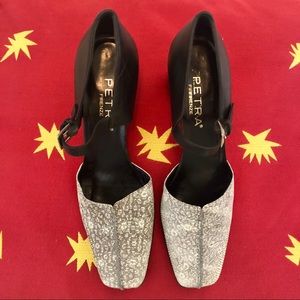 Vintage PETRA snakeskin shoes!